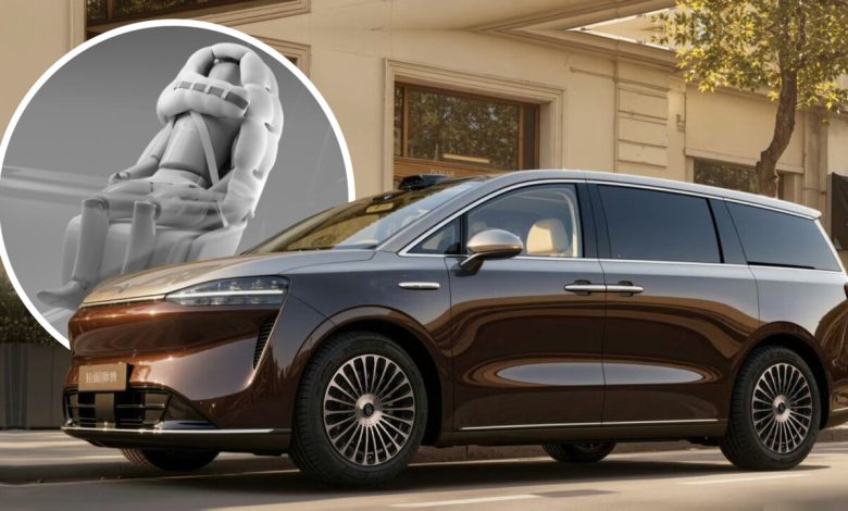 استفاده از کلاه ایمنی نامرئی در خودروی چینی / برای اولین بار در جهان