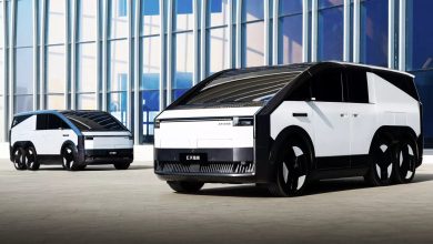 ناو هواپیمابر روی آسفالت